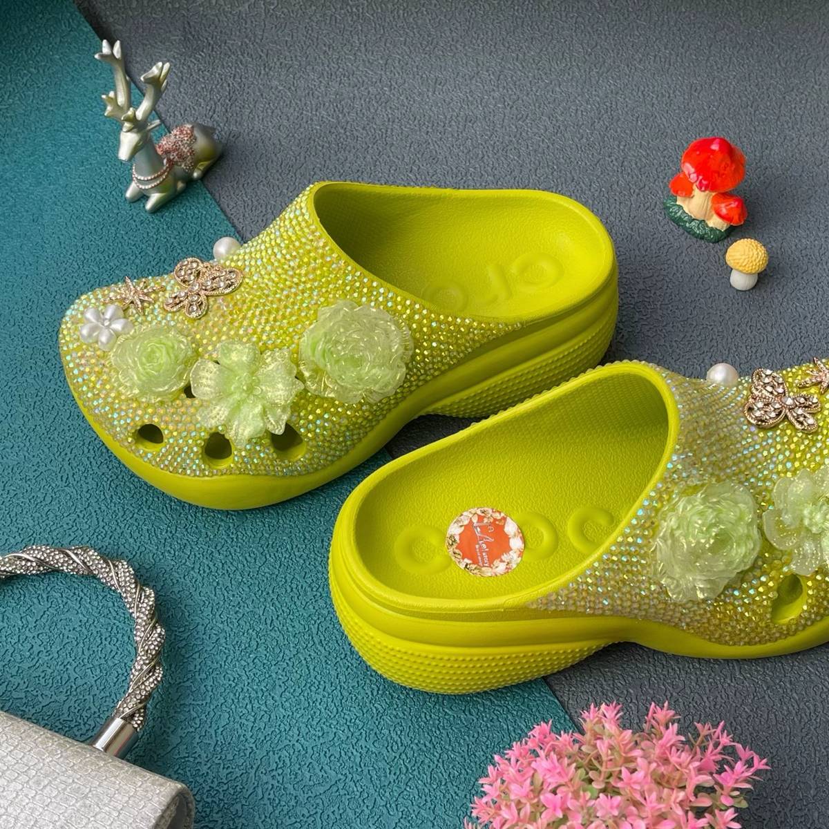 Women's Simple and Lightweight Bauhinia Flower Patterned Green Clogs