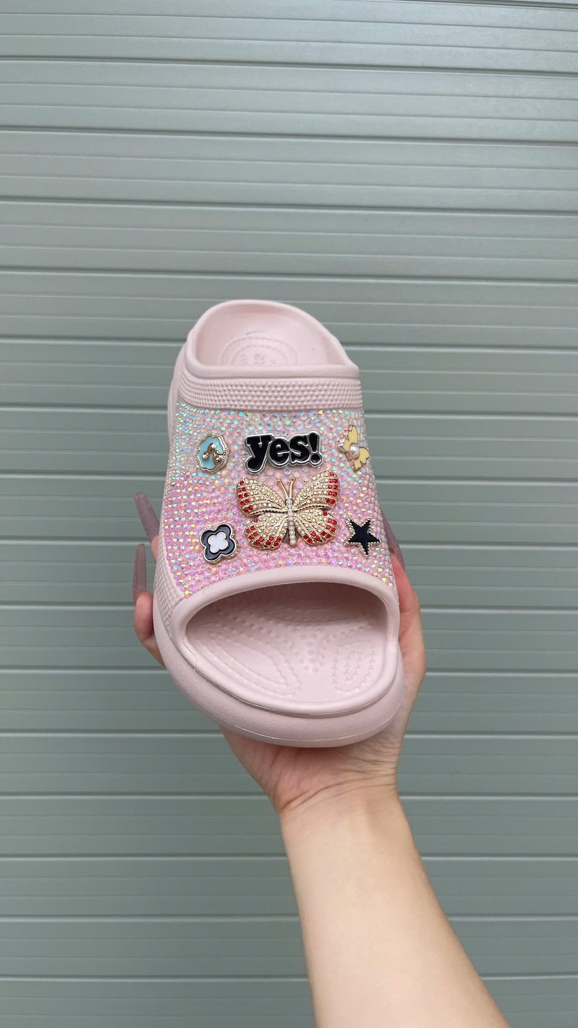 Women's Basic Sandal With Bling & Charm