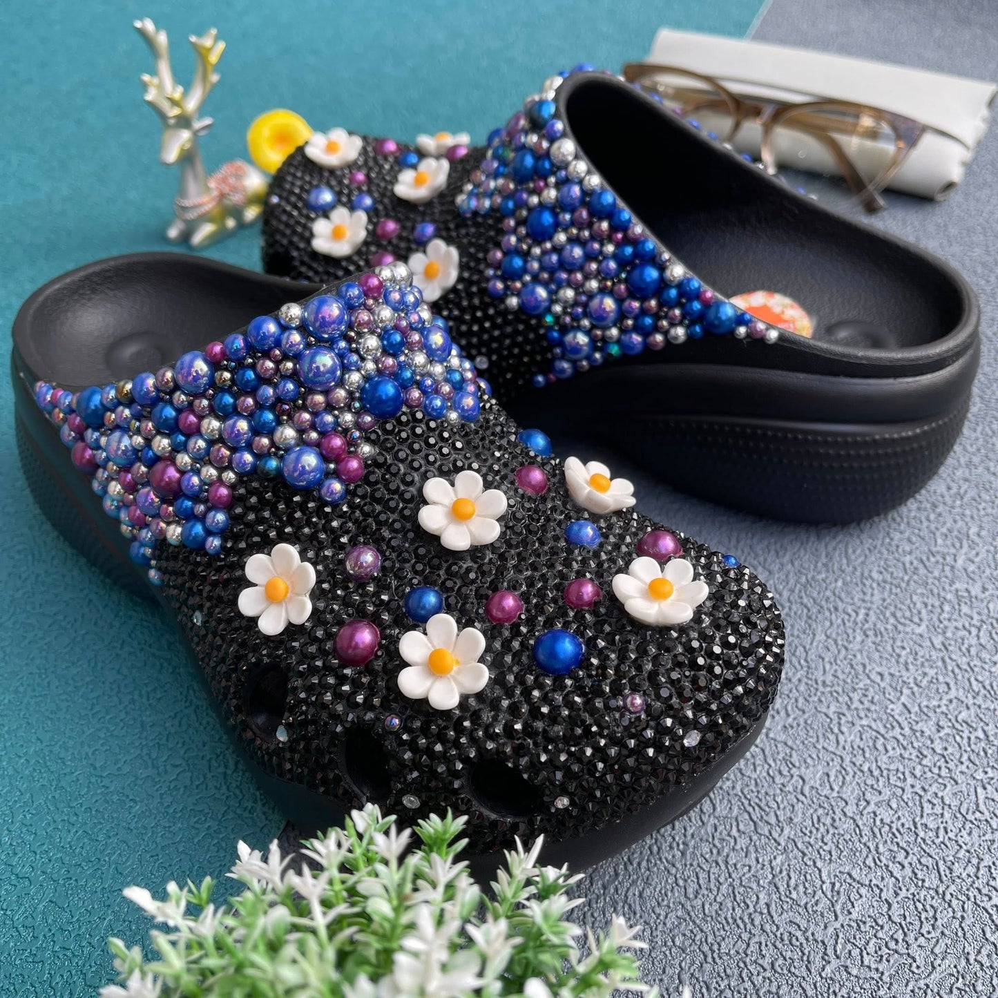 Women's Simple and Lightweight With Pearl Charm Clogs